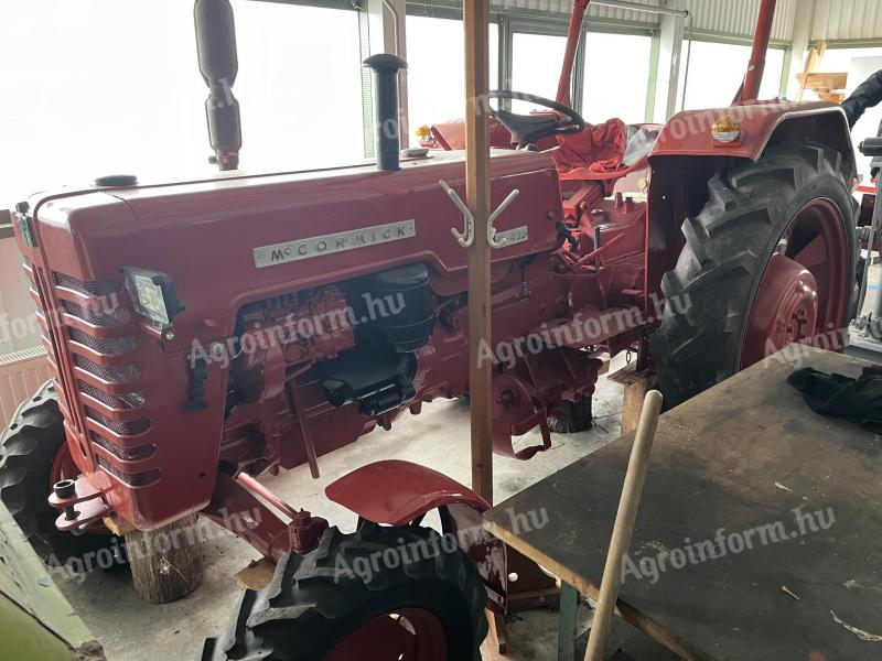 Eladó felújított McCormick D 432 traktor új gumikkal