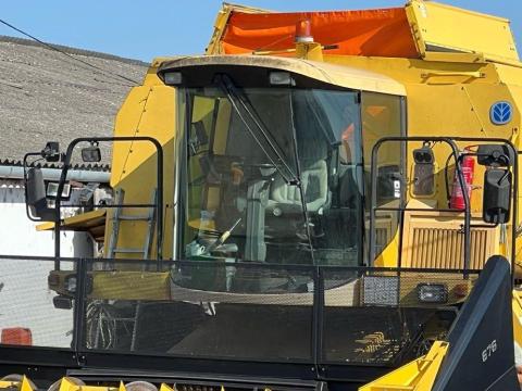 New Holland Tx66