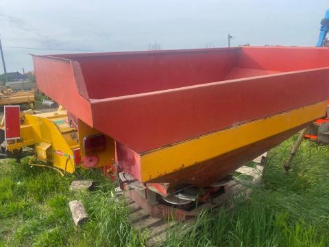 KUHN MDS 932, 1600 LITERES KÉTTÁRCSÁS MŰTRÁGYASZÓRÓ KUHN MDS 932, 1600 LITERES KÉTTÁRCSÁS MŰTRÁGYASZÓRÓ