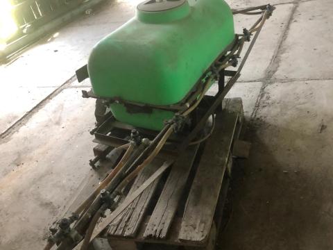 Fronttartály elektromos pumpával, baktériumra eladó Fronttartály elektromos pumpával, baktériumra eladó