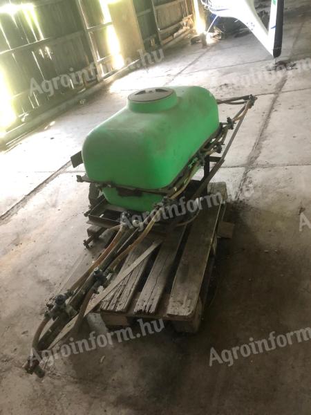 Fronttartály elektromos pumpával, baktériumra eladó