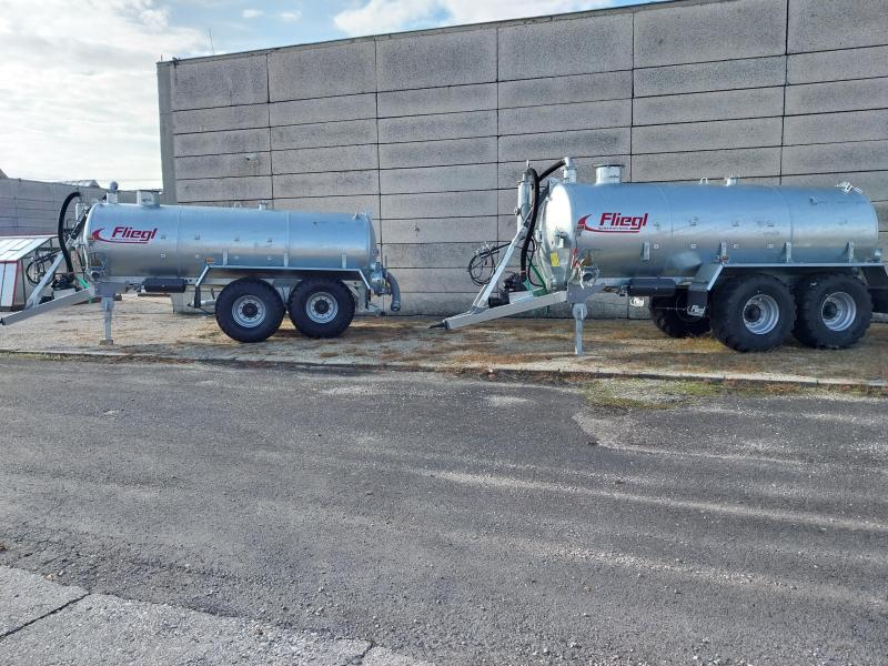 Fliegl VFW 10600 tartálykocsi alsó kapcsolással, készletről eladó Fliegl VFW 10600 tartálykocsi alsó kapcsolással, készletről eladó