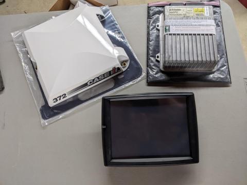 Case IH / New Holland / Steyr RTK egység agráripari gépekhez komplett új eladó Case IH / New Holland / Steyr RTK egység agráripari gépekhez komplett új eladó