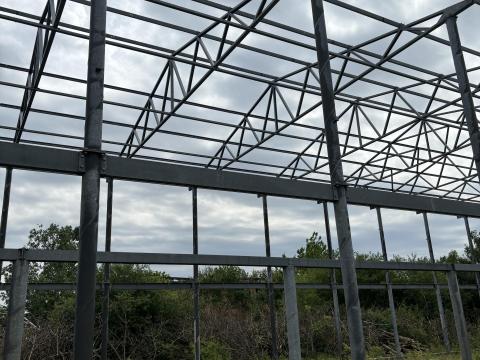 Mezőgazdasági ingatlan,  Csarnok+tégla épület Mezőgazdasági ingatlan,  Csarnok+tégla épület