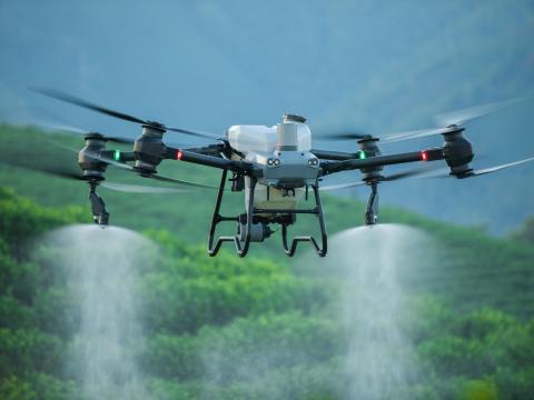 DJI Agras T50 permetező drón DJI Agras T50 permetező drón