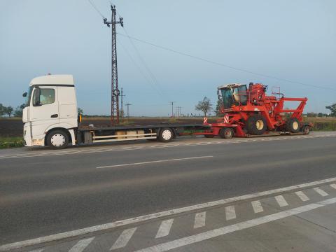 Kombájn,  Traktor,  Rába,  Pótkocsi,  Túlméretes szállítás,  Gépszállítás,  Mobilház szállítás Kombájn,  Traktor,  Rába,  Pótkocsi,  Túlméretes szállítás,  Gépszállítás,  Mobilház szállítás