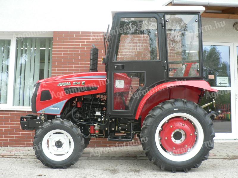 Jinma 254E traktor kabinnal