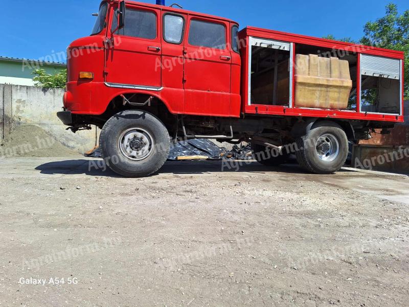 IFA W50 tűzoltó duplafülkés