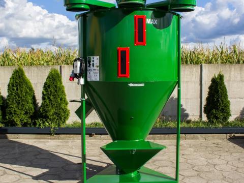 M-ROL Takarmánykverő darálóval,  mérleggel 750 kg kapacitás M-ROL Takarmánykverő darálóval,  mérleggel 750 kg kapacitás