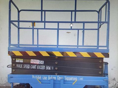 Önjáró ollós emelőkosár Önjáró ollós emelőkosár