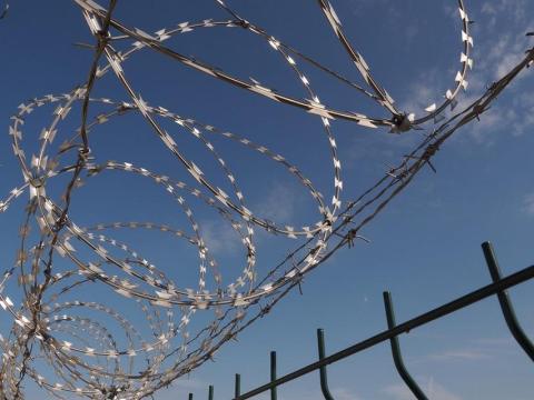 NATO háló, drótháló, vadháló, drótfonat, oszlop, kapu, drótkerítés, vadkerítés NATO háló, drótháló, vadháló, drótfonat, oszlop, kapu, drótkerítés, vadkerítés