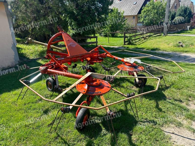 KUHN GF 452 P függesztett rendterítő