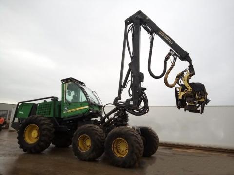 John Deere Timberjack 1470D Harvester fakitermelő gép + John Deere H480 fakitermelő fej John Deere Timberjack 1470D Harvester fakitermelő gép + John Deere H480 fakitermelő fej