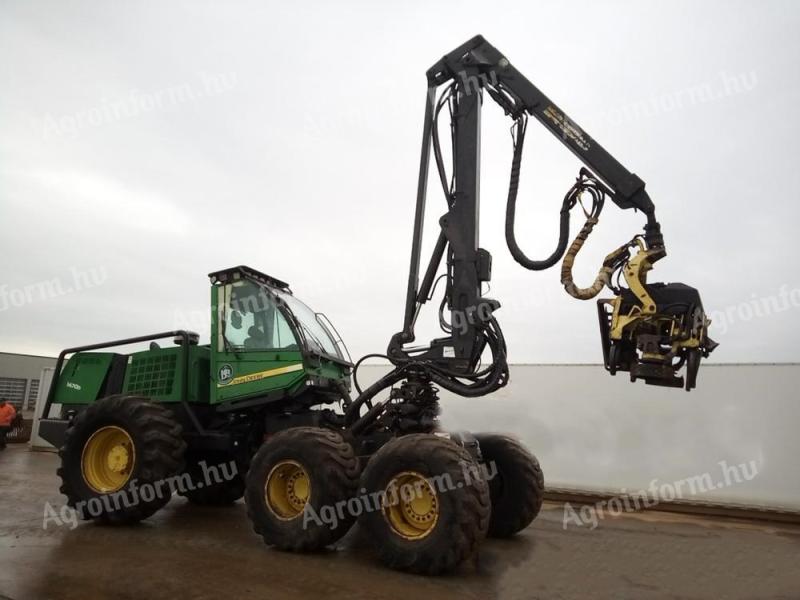 John Deere Timberjack 1470D Harvester fakitermelő gép + John Deere H480 fakitermelő fej