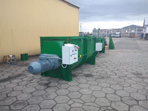 M-ROL Legjobb keveredési koefficiens - vízszintes takarmánykeverővel! 1 tonnás M-ROL Legjobb keveredési koefficiens - vízszintes takarmánykeverővel! 1 tonnás