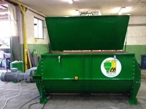 M-ROL Vízszintes keverő - 2 tonna tökéletes takarmány M-ROL Vízszintes keverő - 2 tonna tökéletes takarmány