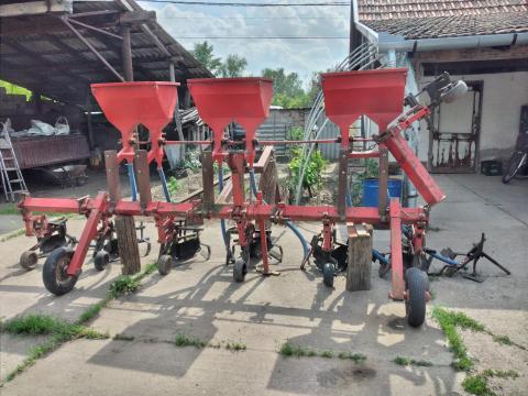 Eladó 6-soros műtrágyaszórós kultivátor