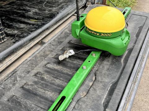 John Deere StarFire 3000 GPS antenna (SF3000) + John Deere URH RTK modem + ATU kábel szett