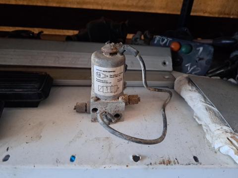 Eladó Ikarus EP elektromos kézifék / elektropneumatikus szelep