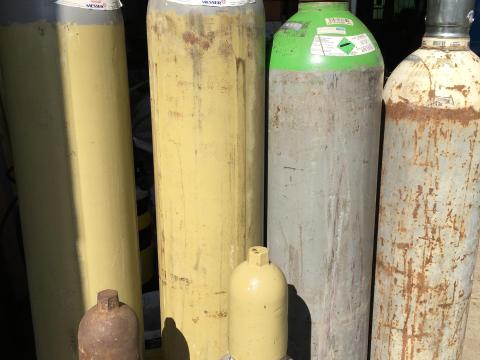 Hegesztő, ipari gáz töltet, nincs bérleti díj Hegesztő, ipari gáz töltet, nincs bérleti díj