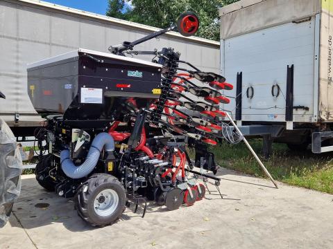 Mascar Montana 450 ISOBUS vetőgép RAKTÁRRÓL Mascar Montana 450 ISOBUS vetőgép RAKTÁRRÓL