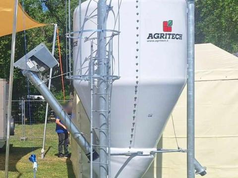 Agritech SIV 04 üvegszálas siló készletről eladó Agritech SIV 04 üvegszálas siló készletről eladó
