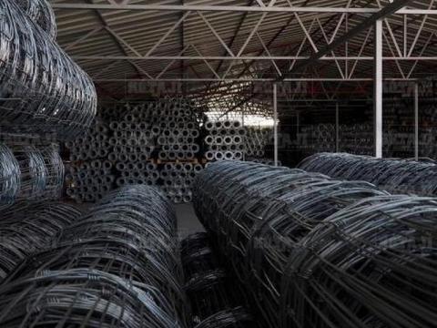 Vadháló - drótfonat - drótháló - oszlop - kerítés - vadkerítés - drótkerítés