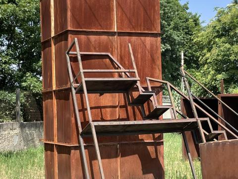 ELADÓ vas alapanyag tartályok ELADÓ vas alapanyag tartályok