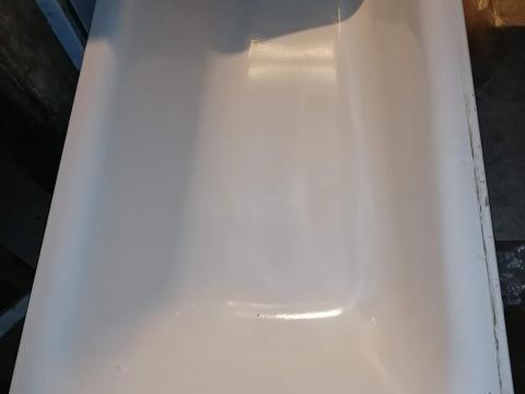 Itatónak alkalmas lemezfürdőkád Itatónak alkalmas lemezfürdőkád