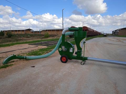 M-ROL T422 Gabonaátemelő 80 mázsa óránként,  15 kW M-ROL T422 Gabonaátemelő 80 mázsa óránként,  15 kW