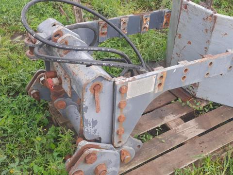 MTZ fronthidraulika tolólappal