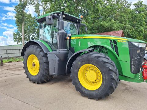 John Deere 8245R traktor John Deere 8245R traktor