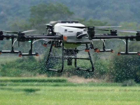 DJI Agras T30 permetező drón használt DJI Agras T30 permetező drón használt