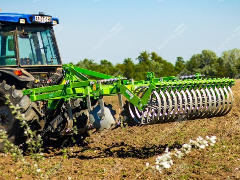 Szántóföldi kultivátor,  gruber 220 cm-es (5 db kapa) / Bomet U865-3 Szántóföldi kultivátor,  gruber 220 cm-es (5 db kapa) / Bomet U865-3