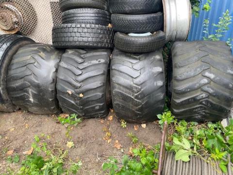 Munkagép gumi dupla széles 600/40-22,5 Caterpillar