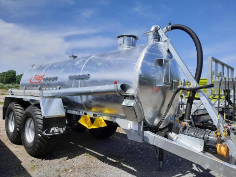 Fliegl VFW 10600 tartálykocsi Fliegl VFW 10600 tartálykocsi