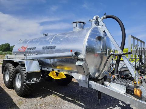 Fliegl VFW 10600 tartálykocsi eladó – mezőgazdasági szippantó, tartálykocsi, pótkocsi