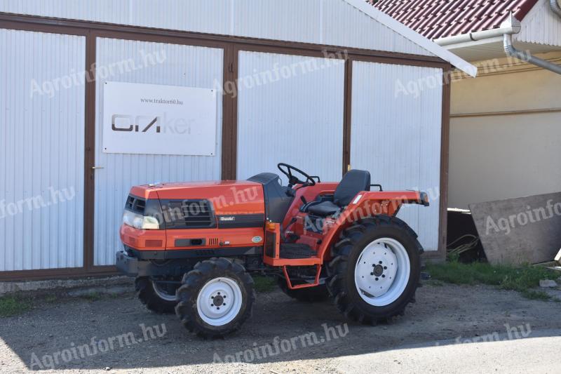 Kubota GL220D japán kistraktor,  22 LE,  4WD