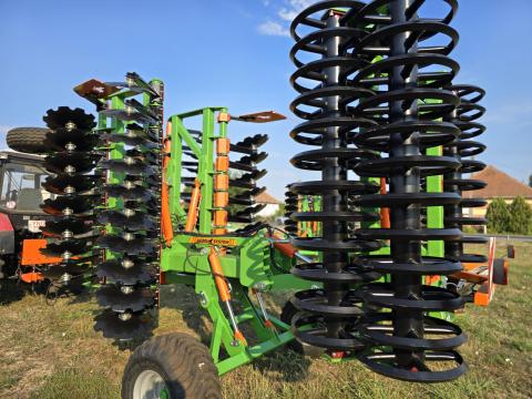 Magnum ultranehéz rövidtárcsa 560 mm lapokkal, dupla 500 mm ékgyűrű Magnum ultranehéz rövidtárcsa 560 mm lapokkal, dupla 500 mm ékgyűrű