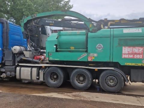 Jenz HEM 582 ipari aprítógép,  640 lóerős Mercedes statikus motorral Jenz HEM 582 ipari aprítógép,  640 lóerős Mercedes statikus motorral
