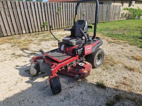 Toro Titan Heavy Duty 1500 132 cm-es zéró fordulókörös fűnyírótraktor Toro Titan Heavy Duty 1500 132 cm-es zéró fordulókörös fűnyírótraktor