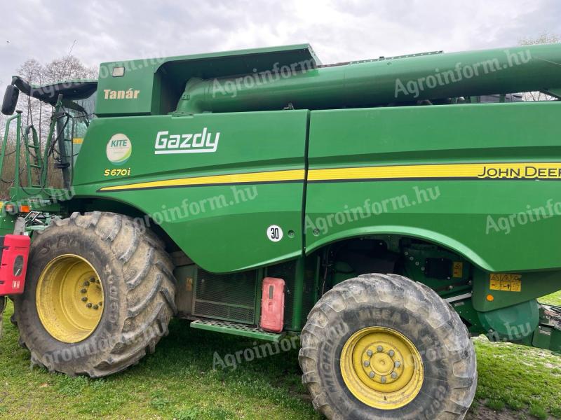 Eladó John Deere 670i