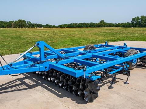 Kompaktor hullámos tárcsasorral Kompaktor hullámos tárcsasorral