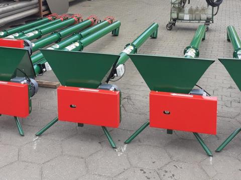 M-ROL 4 méteres felhordócsiga,  garattal,  állvánnyal,  10 tonna óránként M-ROL 4 méteres felhordócsiga,  garattal,  állvánnyal,  10 tonna óránként