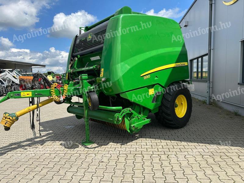 John Deere 990 bálázó