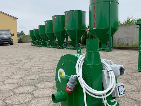 M-ROL Felszívó darálók 7, 5kW,  11kW,  15kW,  18, 5kW,  22kW-os teljesítménnyel M-ROL Felszívó darálók 7, 5kW,  11kW,  15kW,  18, 5kW,  22kW-os teljesítménnyel