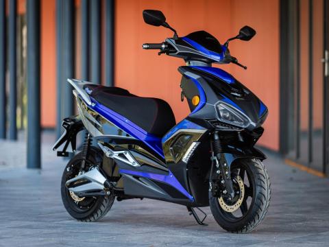 Citiwell Fantasy elektromos robogó Bosch 3000 W-os agymotorral - Royal-Kert Kft Citiwell Fantasy elektromos robogó Bosch 3000 W-os agymotorral - Royal-Kert Kft