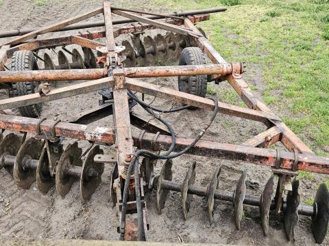 Vontatott V-tárcsa 3,4 m munkaszélesség Vontatott V-tárcsa 3,4 m munkaszélesség