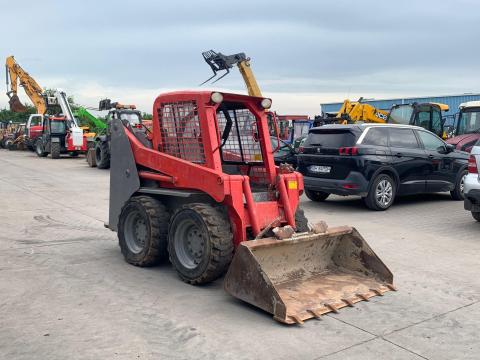 Gehl 4240 minirakodó Gehl 4240 minirakodó