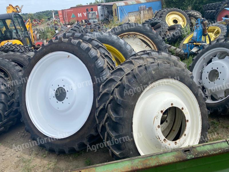 ÁPOLÓKERÉK,  MŰVELŐKERÉK garnitúra NEW HOLLAND,  CASE stb. 340/85R48 és 270/95R36